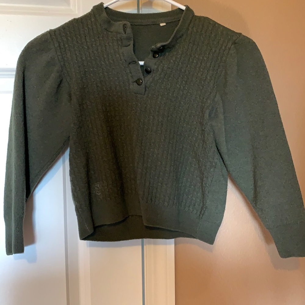 Puff sleeved wool crop top.
